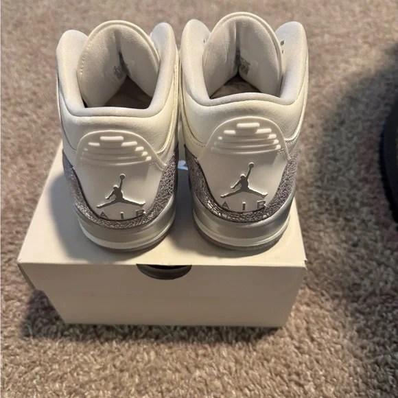 Jordan Athletic Shoes White and Gray Classic Design 19493391_43385328_600.jpg main image 2